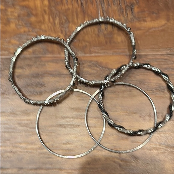 Shiny Silver and Black Bracelet Set with Twisted and Engraved Designs - Picture 2 of 2